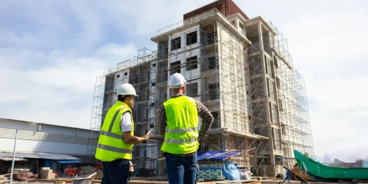 Στη Βουλή το φορολογικό νομοσχέδιο με 12 μειώσεις φόρων και μηδενικό ΦΠΑ στις νέες οικοδομές όλο το 2025