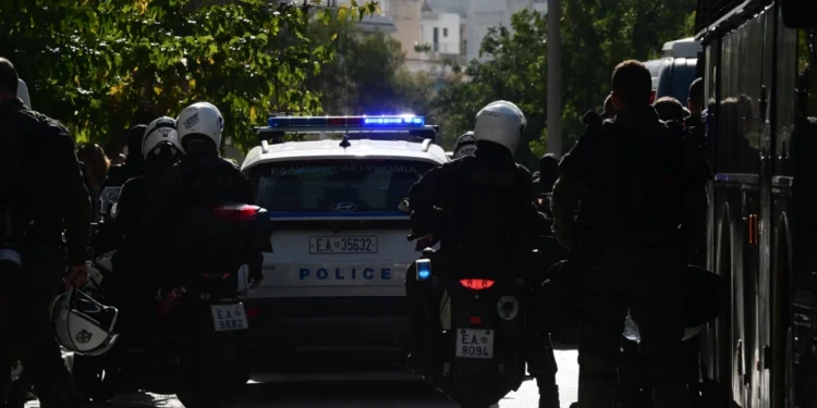 Γιάφκα στο Παγκράτι: Πήρε προθεσμία ο 49χρονος φιλόλογος που συνελήφθη για την αποθήκη «οπλοστάσιο»