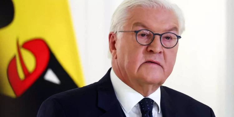 Η Γερμανία ετοιμάζεται για πρόωρες εκλογές και ο Σταϊνμάιερ δηλώνει πως «δεν ήρθε το τέλος του κόσμου»