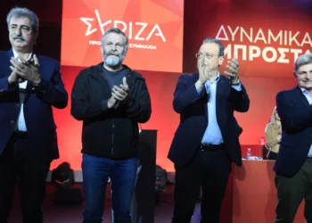 ΣΥΡΙΖΑ: Καταγγέλλει σχέδιο της διαπλοκής και αποστασία – «Θέλουν να μας βγάλουν από αξιωματική αντιπολίτευση»