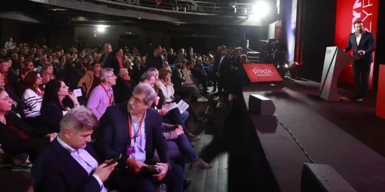 ΣΥΡΙΖΑ: Το χρονικό μιας προαναγγελθείσας διάσπασης – Οι εικόνες ντροπής, η θεατρική έξοδος Κασσελάκη και το νέο κόμμα