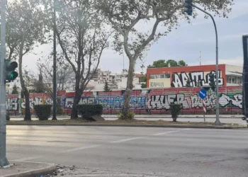 Πραγματογνώμονας τροχαίων ο οδηγός της μηχανής που σκοτώθηκε στη σύγκρουση με το ασθενοφόρο στο Χαϊδάρι