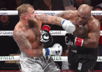 Ο Τζέικ Πολ νίκησε τον Μάικ Τάισον στη μάχη της χρονιάς