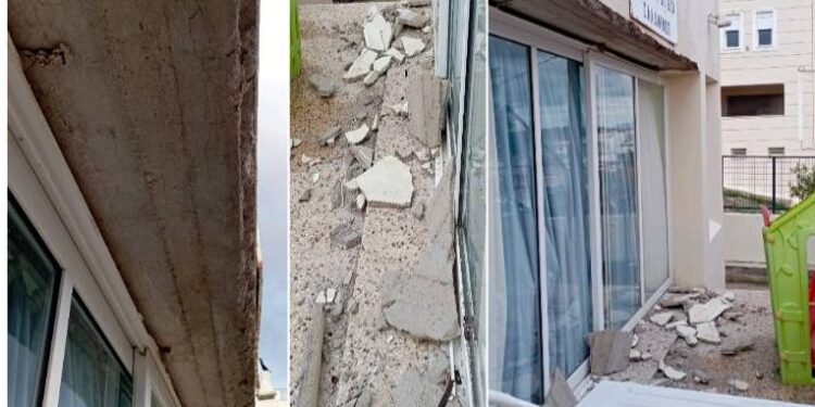 Σαλαμίνα: Σχολεία υπό κατάρρευση – Σε νηπιαγωγείο έπεσαν σοβάδες από μπαλκόνι στο προαύλιο