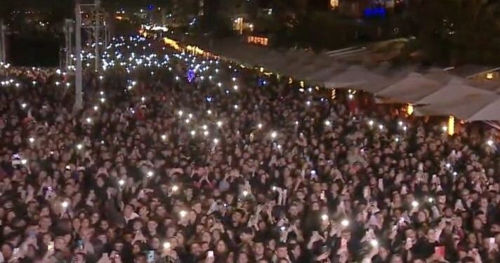 Τους… τα έσουρε ο Αχιλλέας Μπέος στη συναυλία του Αργυρού – «Δεν πρόκειται να πληρωθείτε»