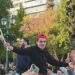Πανηγυρισμοί από Σύρους στο Σύνταγμα για την πτώση του Άσαντ