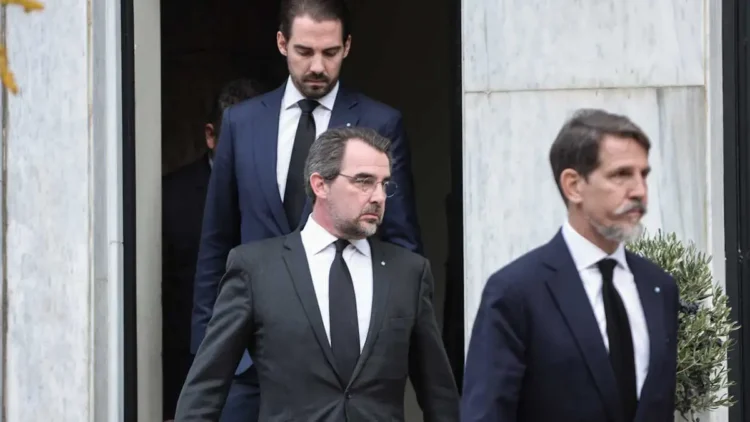 Ντε Γκρες το επίθετο που επέλεξε η τέως βασιλική οικογένεια – Παύλος και Νικόλαος κατέθεσαν αίτηση για ιθαγένεια