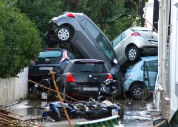 Κακοκαιρία Bora – Πλημμύρες στη Ρόδο: Τεράστιες καταστροφές και απαγόρευση κυκλοφορίας για 24 ώρες