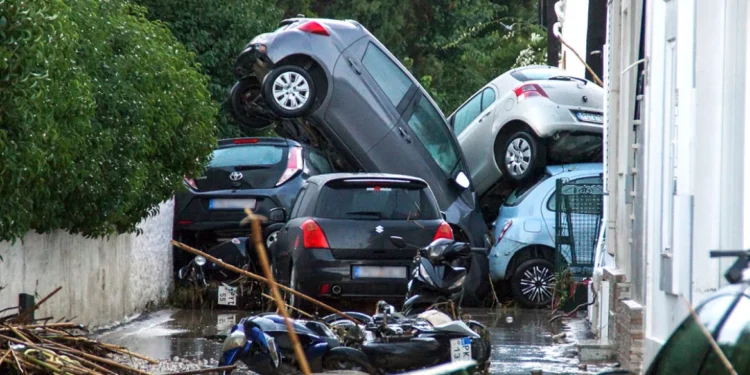 Κακοκαιρία Bora – Πλημμύρες στη Ρόδο: Τεράστιες καταστροφές και απαγόρευση κυκλοφορίας για 24 ώρες