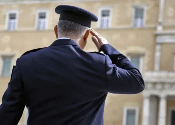 Ο δικηγόρος του αστυνομικού της Βουλής στο iefimerida: Αρνείται όλες τις κατηγορίες – Είναι πολύ ήσυχος άνθρωπος