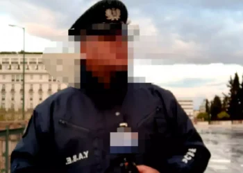 Η κόρη του αστυνομικού της Βουλής είχε περιγράψει σε σχολική έκθεση τον εφιάλτη που ζούσε