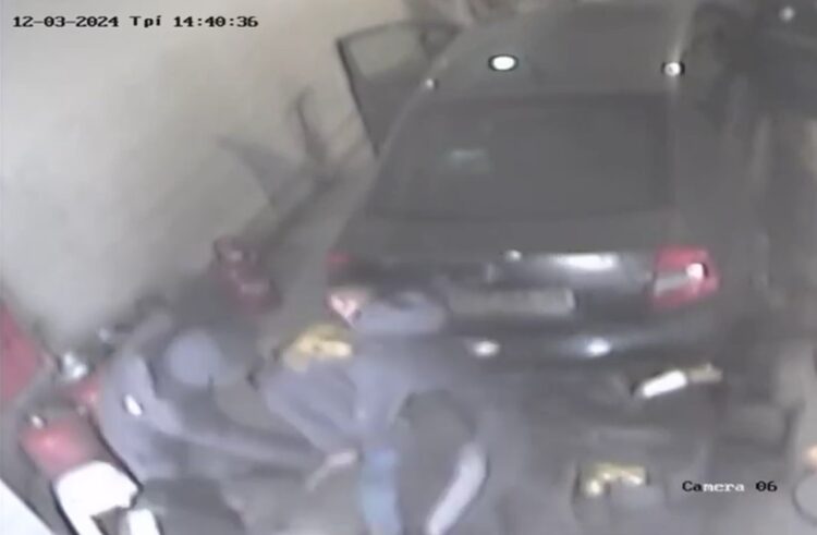 Θεσσαλονίκη: Ξυλοδαρμός υπαλλήλου βενζινάδικου, “Βράχηκε και έτυχε να του δώσω μια μπλούζα του Άρη, είναι Αφγανός και δεν ξέρει από ομάδες” (video)