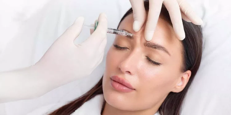 Έκανε ενέσεις Botox επί 20 χρόνια – Δείτε τη μεγάλη διαφορά σε σχέση με τη δίδυμη αδερφή της