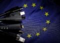 Ένας φορτιστής για όλες τις συσκευές από αύριο Σάββατο – Η νέα νομοθεσία της ΕΕ