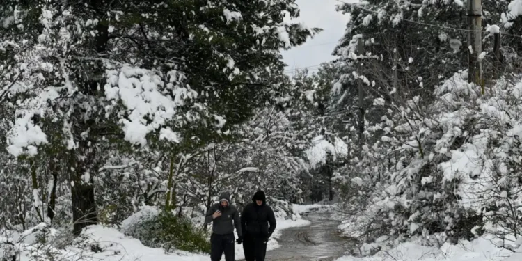 Καιρός: Η χριστουγεννιάτικη κακοκαιρία «Elena» φέρνει ισχυρές βροχές, χιονοπτώσεις, παγετό και έντονα μποφόρ