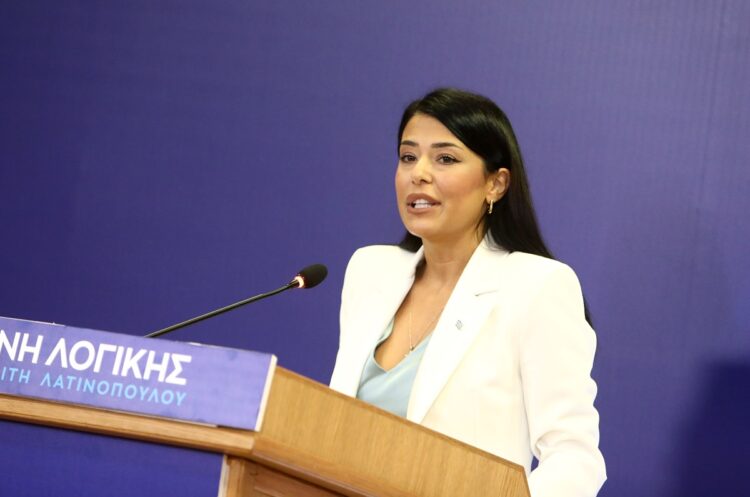 Αφροδίτη Λατινοπούλου: Ο Μητσοτάκης είναι σοσιαλιστής – Χημικός ευνουχισμός στους παιδεραστές