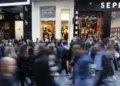 Εορταστικό ωράριο: Πώς θα λειτουργήσουν σούπερ μάρκετ και εμπορικά