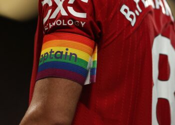 Μάντσεστερ Γιουνάιτεντ: Οι παίκτες της δεν θα φορέσουν τα χρώματα της LGBTQ+ κοινότητας μετά την άρνηση του Μαζραουί