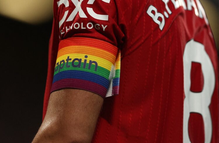 Μάντσεστερ Γιουνάιτεντ: Οι παίκτες της δεν θα φορέσουν τα χρώματα της LGBTQ+ κοινότητας μετά την άρνηση του Μαζραουί