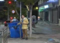 Άναυδοι οι υπάλληλοι της καθαριότητας στη Νέα Σμύρνη: Πήγαν να φορτώσουν κάδο σε απορριμματοφόρο και βρήκαν μέσα έναν μεθυσμένο