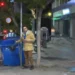 Άναυδοι οι υπάλληλοι της καθαριότητας στη Νέα Σμύρνη: Πήγαν να φορτώσουν κάδο σε απορριμματοφόρο και βρήκαν μέσα έναν μεθυσμένο