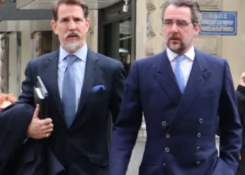 Στη «ζυγαριά» της ΝΔ η υπόθεση «Ντε Γκρες» – Τι επιδιώκει η τέως βασιλική οικογένεια