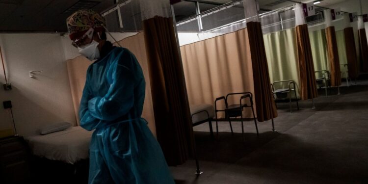 Νοροϊός: Σε 48ωρη καραντίνα λόγω ιού – Νέα απαίτηση «μην βγαίνετε από τα σπίτια»