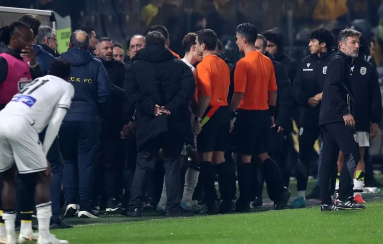 Πόλεμος ανακοινώσεων μεταξύ ΑΕΚ και ΠΑΟΚ – Κλιμακώνεται η κόντρα για τα επεισόδια μετά τη λήξη του ντέρμπι Κυπέλλου