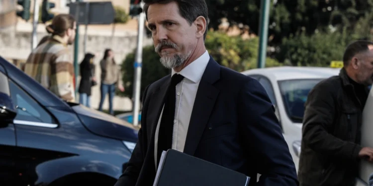 Παύλος Γλύξμπουργκ: Θα υποβάλει αίτηση για απόδοση ιθαγένειας – Βορίδης: Πρέπει να διαλέξει επώνυμο, όχι τίτλο ευγενείας