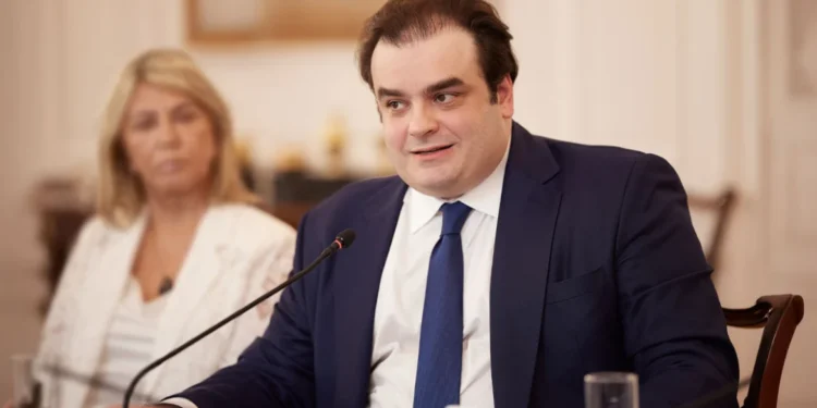 Πιερρακάκης: IB και στα δημόσια σχολεία – Πιλοτική εφαρμογή σε πέντε Λύκεια από τον Σεπτέμβριο του 2026