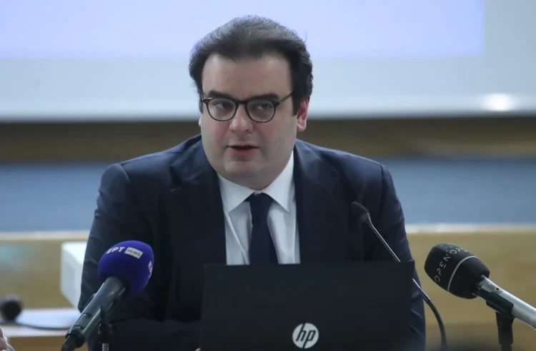 Πιερρακάκης: Ετοιμάζουμε εφαρμογή για τον έλεγχο της πρόσβασης παιδιών στα social media