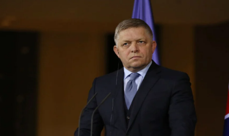 Σοβαρή καταγγελία του Σλοβάκου πρωθυπουργού για τον Ζελένσκι: «Προσφέρθηκε να μου δώσει μισό δισ.»