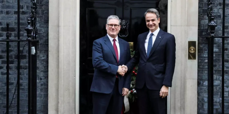 Κυριάκος Μητσοτάκης: Στη Ντάουνινγκ Στριτ για τη συνάντηση με τον Κιρ Στάρμερ