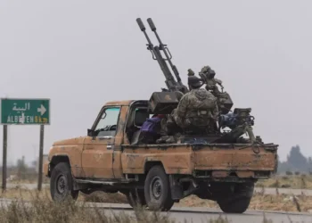 Οι αντάρτες στη Συρία μπήκαν στη Χομς και περικυκλώνουν τη Δαμασκό -Γκρεμίζουν αγάλματα του πατέρα Άσαντ