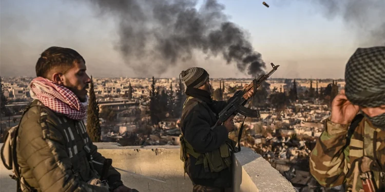 WSJ: Η Τουρκία συγκεντρώνει στρατεύματα στα σύνορα με τη Συρία – Φόβοι των ΗΠΑ για εισβολή