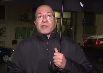 Γιώργος Τσελίκας: Η στιγμή που «τινάζεται» από τον δυνατό κεραυνό (Βίντεο)