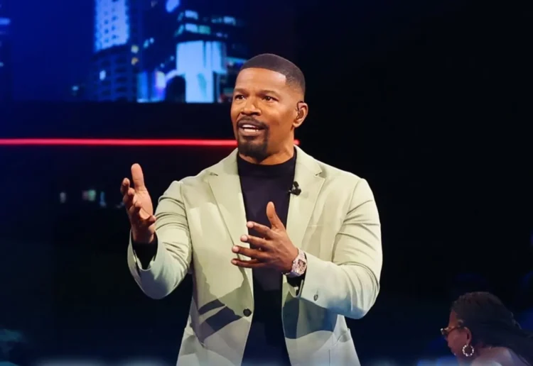 Νέα περιπέτεια για τον Τζέιμι Φοξ: Του πέταξαν ποτήρι στο πρόσωπο ενώ γιόρταζε τα γενέθλιά του