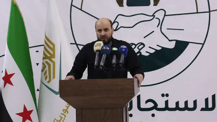 Μοχάμεντ αλ Μπασίρ: Ο «εκλεκτός» των τζιχαντιστών για την εξουσία στη Συρία – Δεν είμαστε σαν το ISIS, το μήνυμα προς τη Δύση