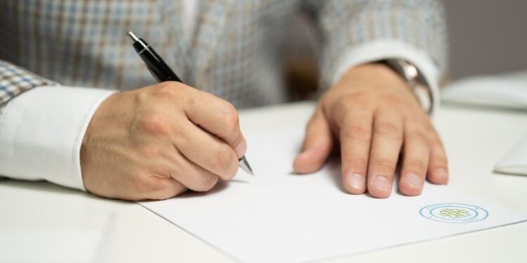 Διαθήκες: Έρχονται 3 μεγάλες αλλαγές – Τι θα συμβεί με τις ιδιόγραφες και… τα χρέη