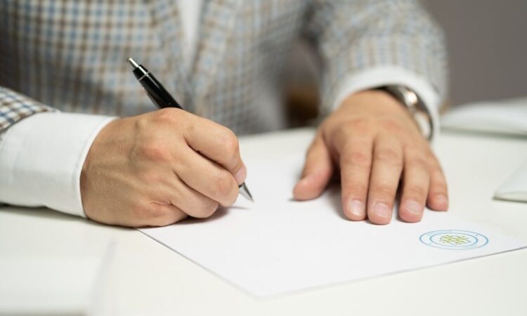 Διαθήκες: Έρχονται 3 μεγάλες αλλαγές – Τι θα συμβεί με τις ιδιόγραφες και… τα χρέη