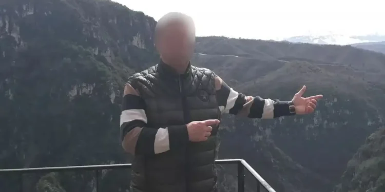 Άλιμος: Ο καθηγητής έστελνε μηνύματα και σε άλλες ανήλικες μαθήτριες – Τι έδειξε το κινητό του