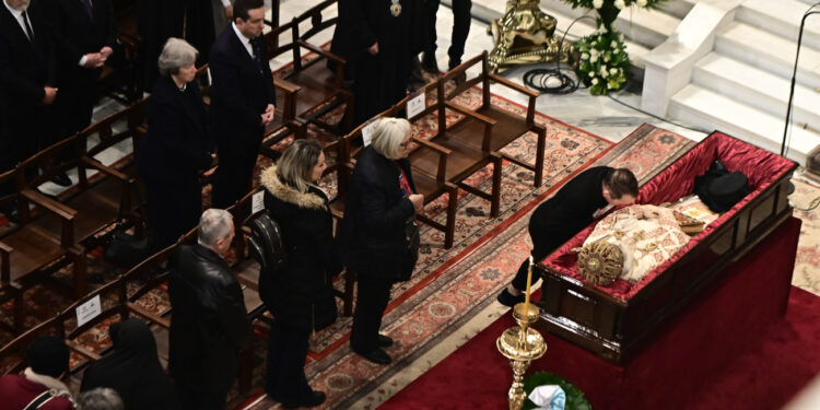 Αρχιεπίσκοπος Αναστάσιος: Σε λαϊκό προσκύνημα στη Μητρόπολη έως τη Δευτέρα