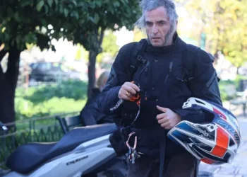 Άρης Σερβετάλης: «Προτιμότερο μια γυναίκα να κυοφορήσει το μωρό και μετά ας το πετάξει, ας το δώσει σε ορφανοτροφείο»