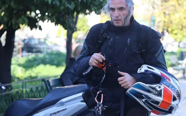 Άρης Σερβετάλης: «Προτιμότερο μια γυναίκα να κυοφορήσει το μωρό και μετά ας το πετάξει, ας το δώσει σε ορφανοτροφείο»