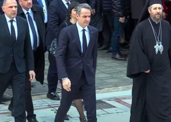 Εξοργιστικό περιστατικό στα Τίρανα: «Ζήτω η Τσαμουριά» φώναξε ακραίος στον Μητσοτάκη