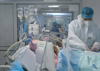 Εφημερίες: Σε ποιο νοσοκομείο προσήλθαν πάνω από 1.000 άτομα την ημέρα των Φώτων – Ασθενείς περίμεναν 24 ώρες σε ράντζο