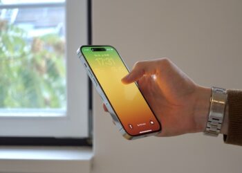 Θεσσαλονίκη: 22χρονος φοιτητής έκλεψε iPhone για να πληρώσει το μαιευτήριο και να στηρίξει την έγκυο σύντροφό του – “Το πάθημα μου έγινε μάθημα”