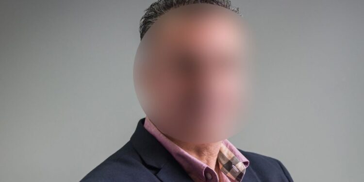 Άλιμος: Έμπαινε στην τάξη και έλεγε «Είμαι ο Θεός» ο 52χρονος καθηγητής