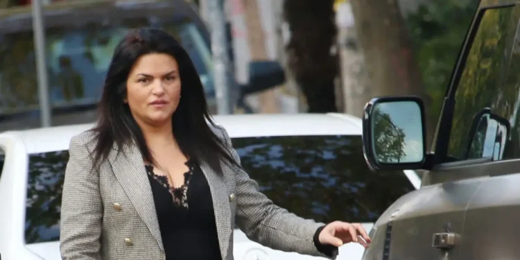 Δήμητρα Κατσαφάδου: Διαδικτυακές απάτες εν αγνοία της – «Έχουν χάσει άνθρωποι χρήματα» λέει ο αδερφός της