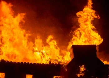 Λος Άντζελες: Πέντε νεκροί από τις μεγάλες πυρκαγιές – Εκκενώνεται και το Χόλιγουντ